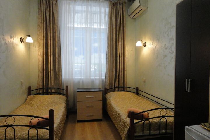 Room 4 of 19