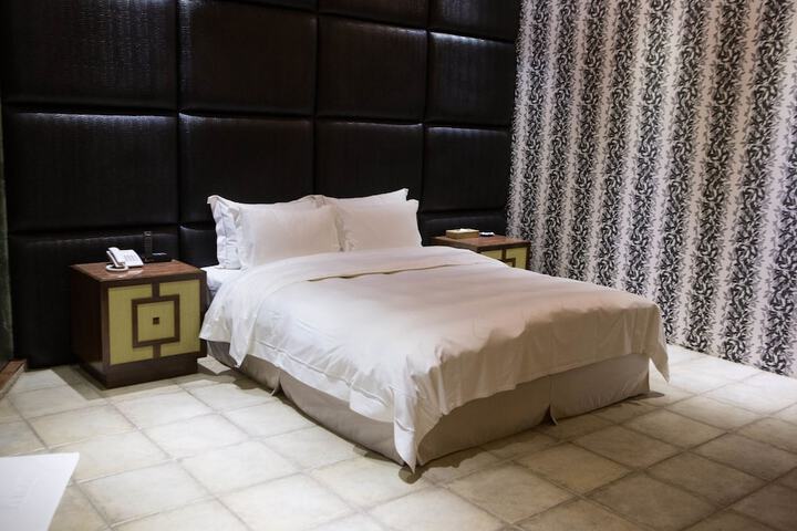Room 10 of 79
