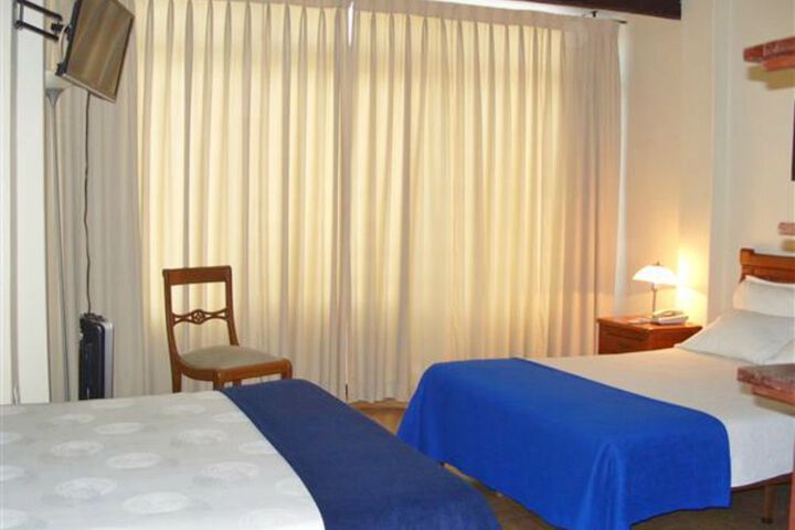 Room 9 of 17