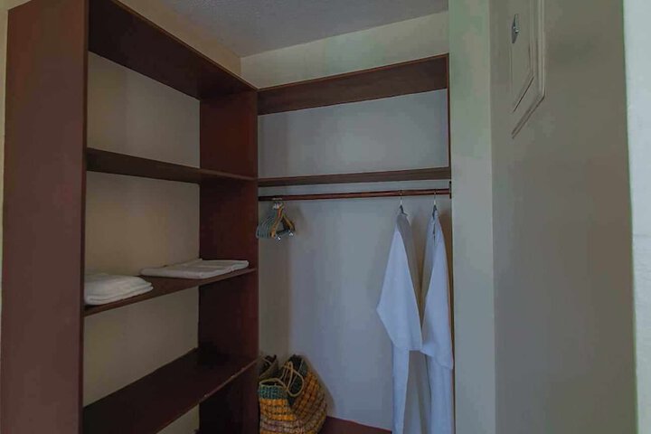 Room 10 of 56