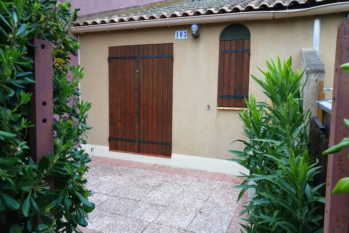 House With one Bedroom in Gruissan With Private Pool, Furnished Terrace and Wifi - 200 m From the Beach