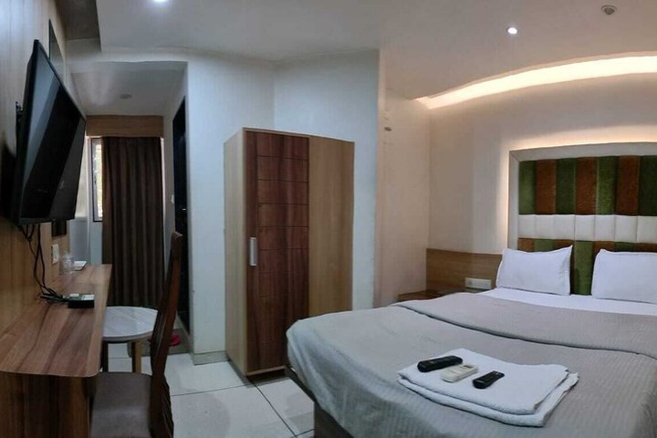 Room 14 of 24