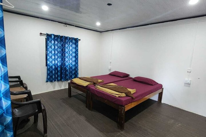 Room 9 of 40