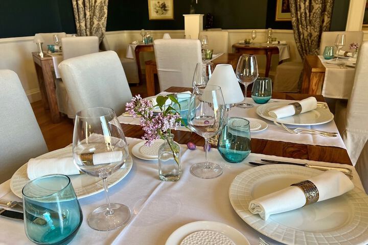 Dining 78 of 104