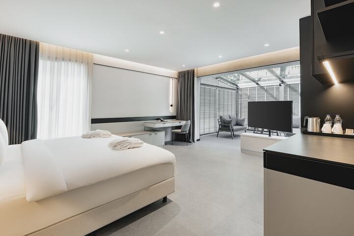 Room 32 of 89