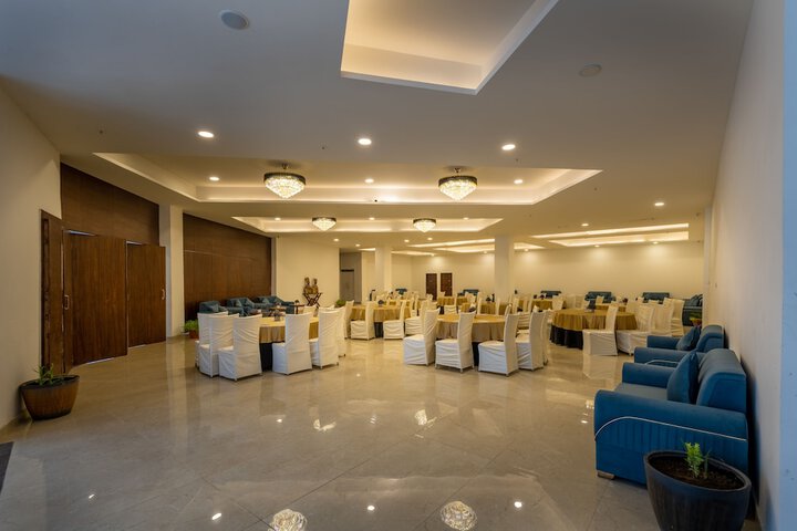 Business Center 81 of 94