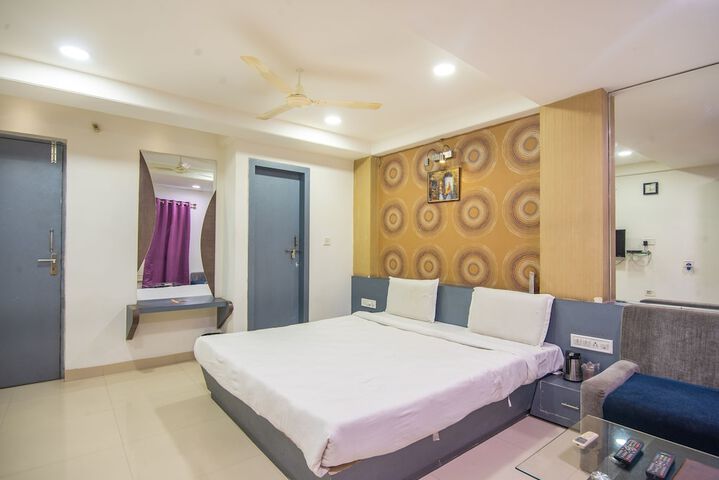 Room 15 of 27