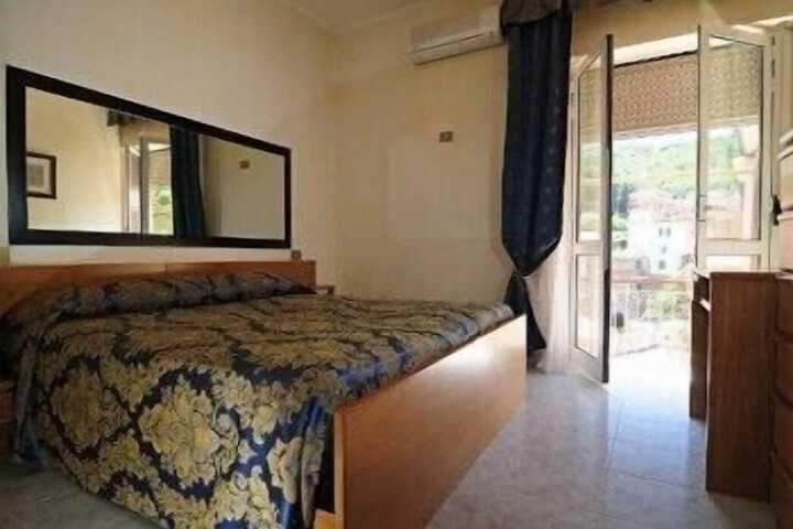 Room 7 of 21