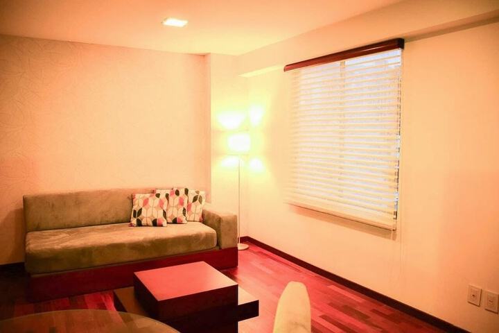 Room 9 of 12