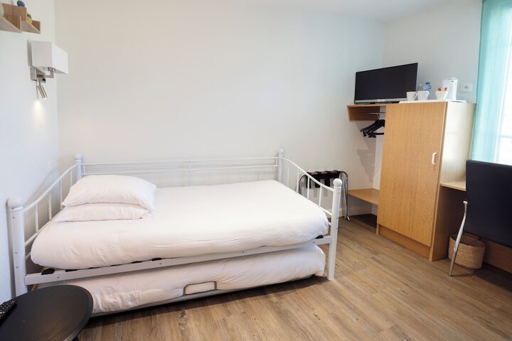 Room 33 of 97