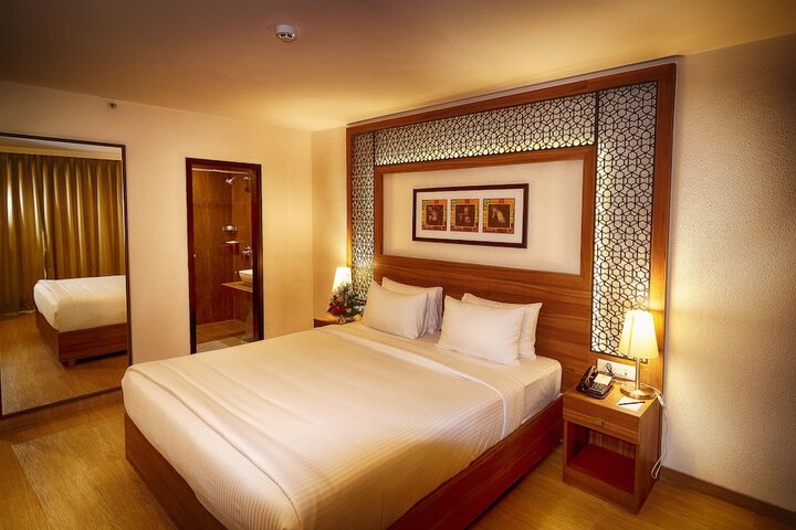 Room 6 of 30