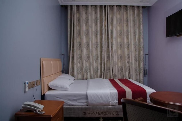 Room 11 of 23