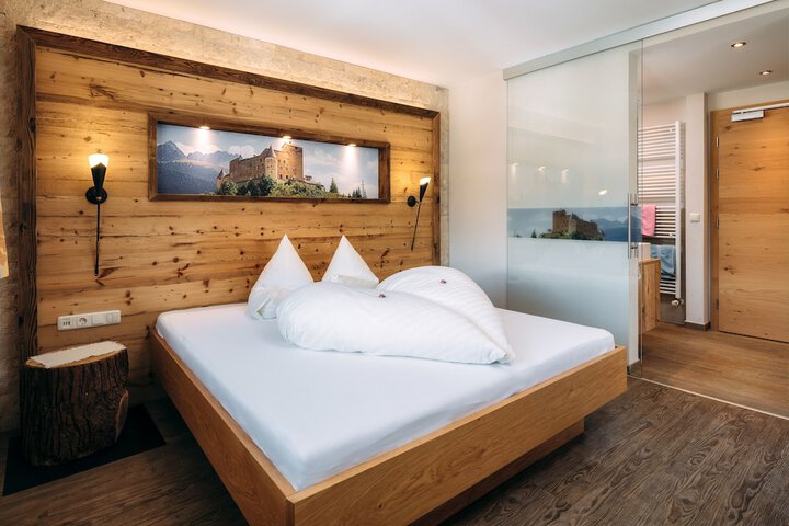 Room 15 of 98