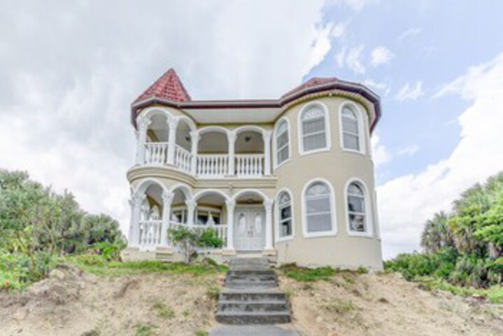 Image of Castle by The Sea