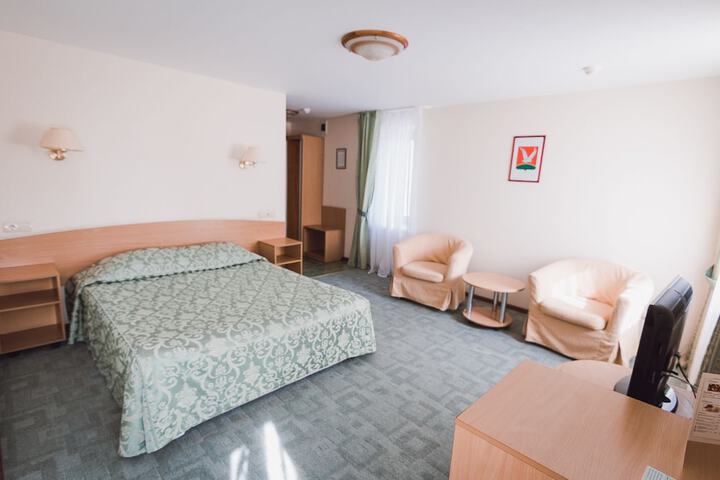 Room 19 of 83