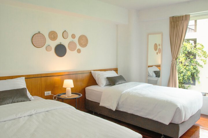 Room 3 of 9