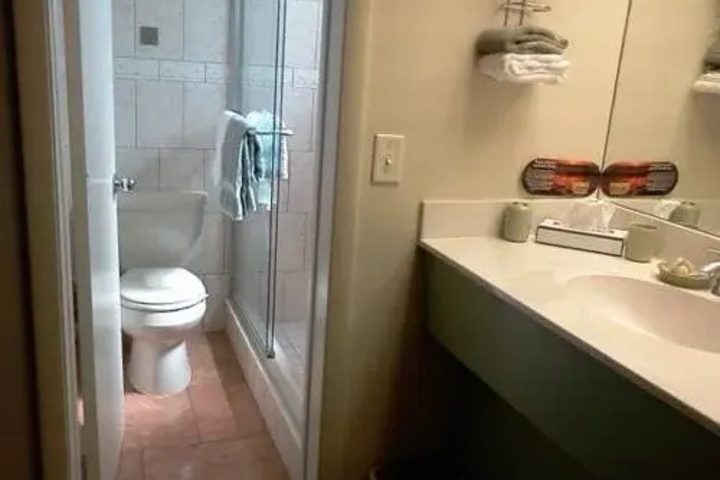 Room 7 of 11
