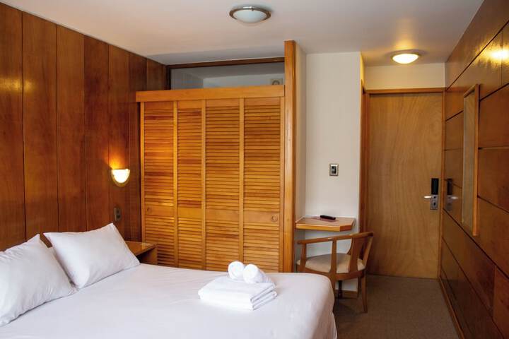 Room 45 of 77