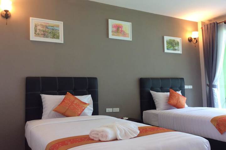 Room 12 of 72