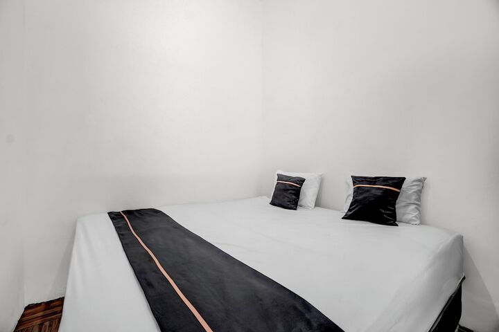 Room 12 of 30