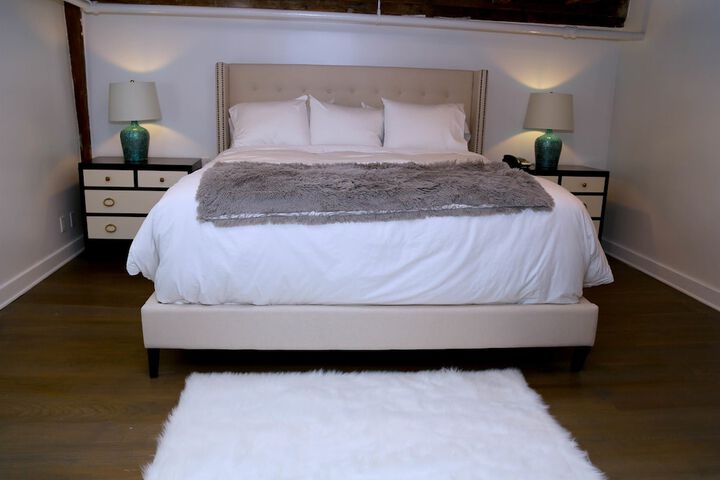 Room 6 of 17