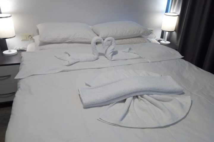 Room 6 of 78