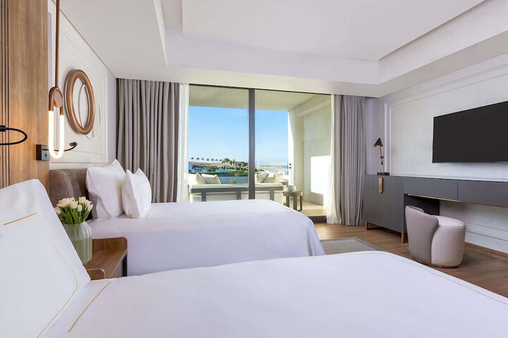Room 51 of 180