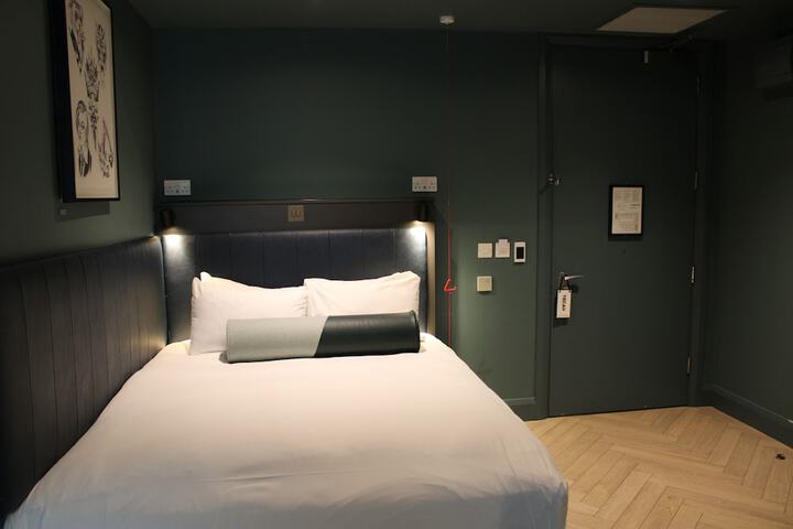 Room 32 of 112