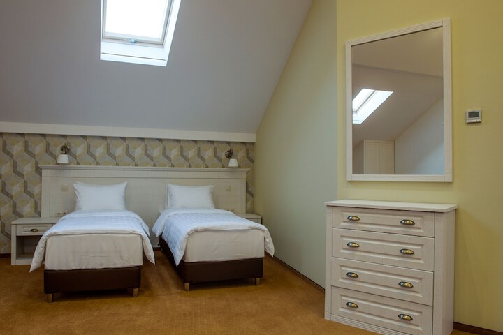 Room 18 of 24