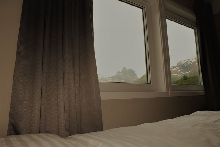 Room 4 of 64