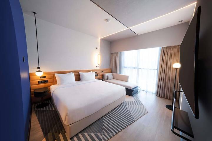 Room 17 of 40