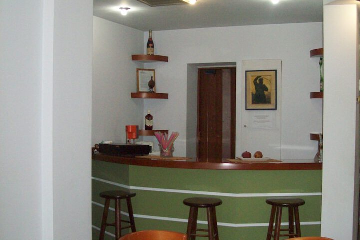 Lounge 10 of 20