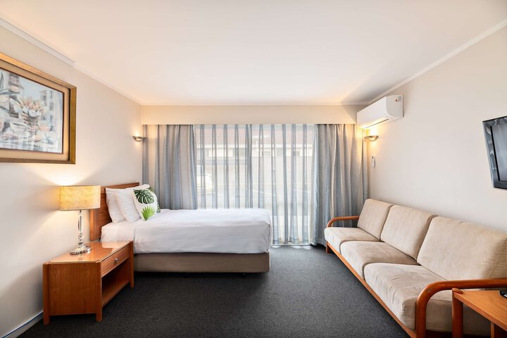 Room 40 of 150