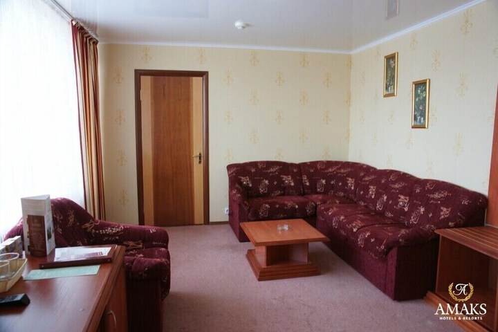 Room 16 of 28