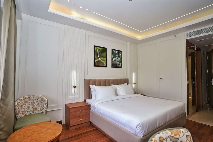 Room 13 of 40