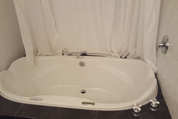 Hot Tub 38 of 50