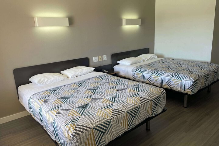 Room 10 of 22