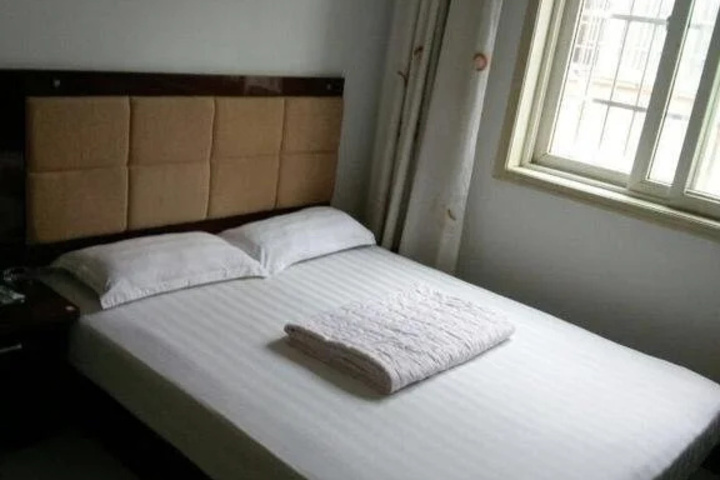 Room 5 of 6