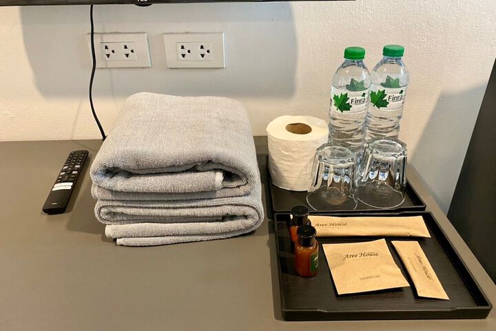 Room 14 of 37