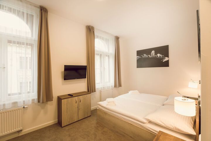 Room 6 of 26