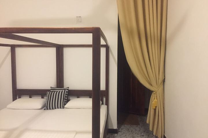 Room 10 of 66