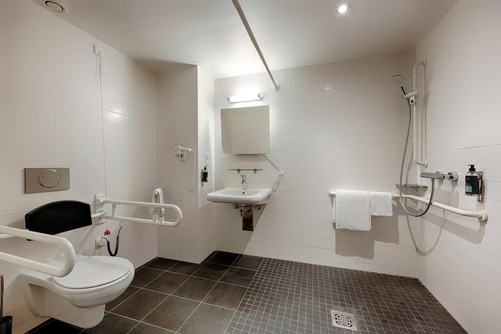 Room 16 of 25