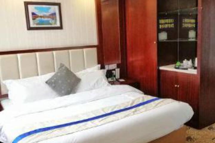 Room 8 of 8