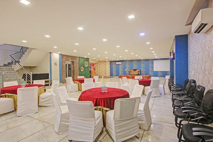 Ballroom/Hall 31 of 36