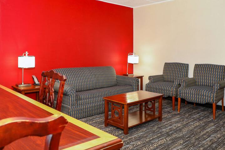 Room 28 of 41
