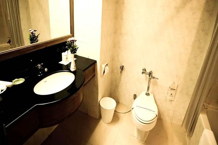 Room 47 of 79