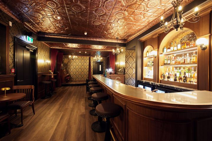 Lounge 55 of 68