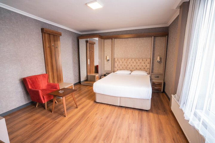Room 14 of 34