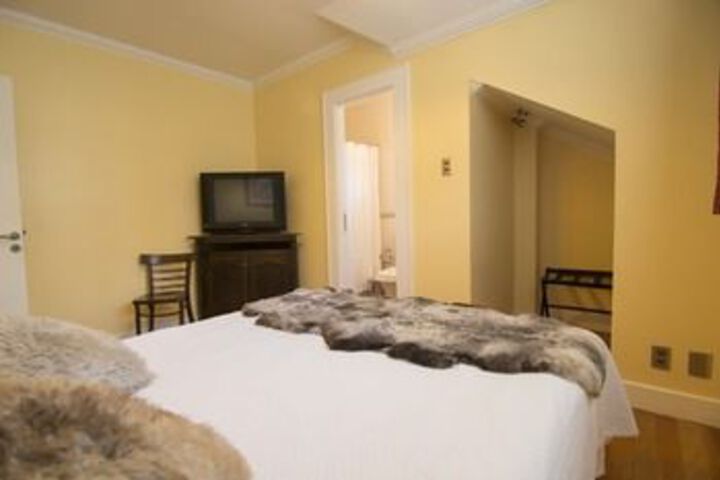 Room 23 of 32