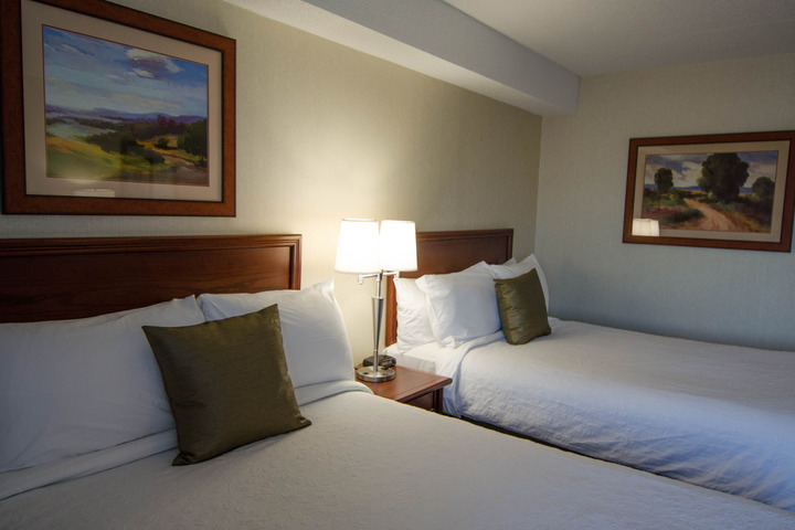 2 Double Beds (4 of 9)